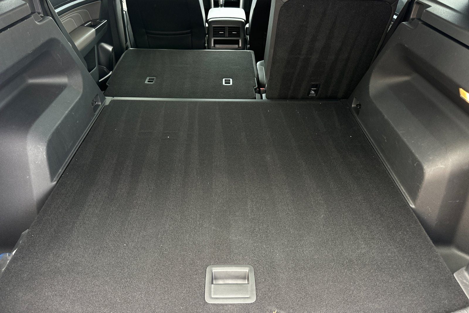 2023 Volkswagen Atlas Cross Sport 2.0T SEL R-Line