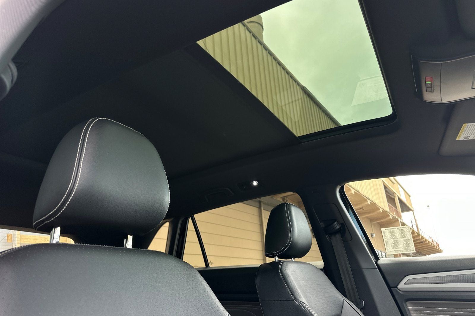 2023 Volkswagen Atlas Cross Sport 2.0T SEL R-Line