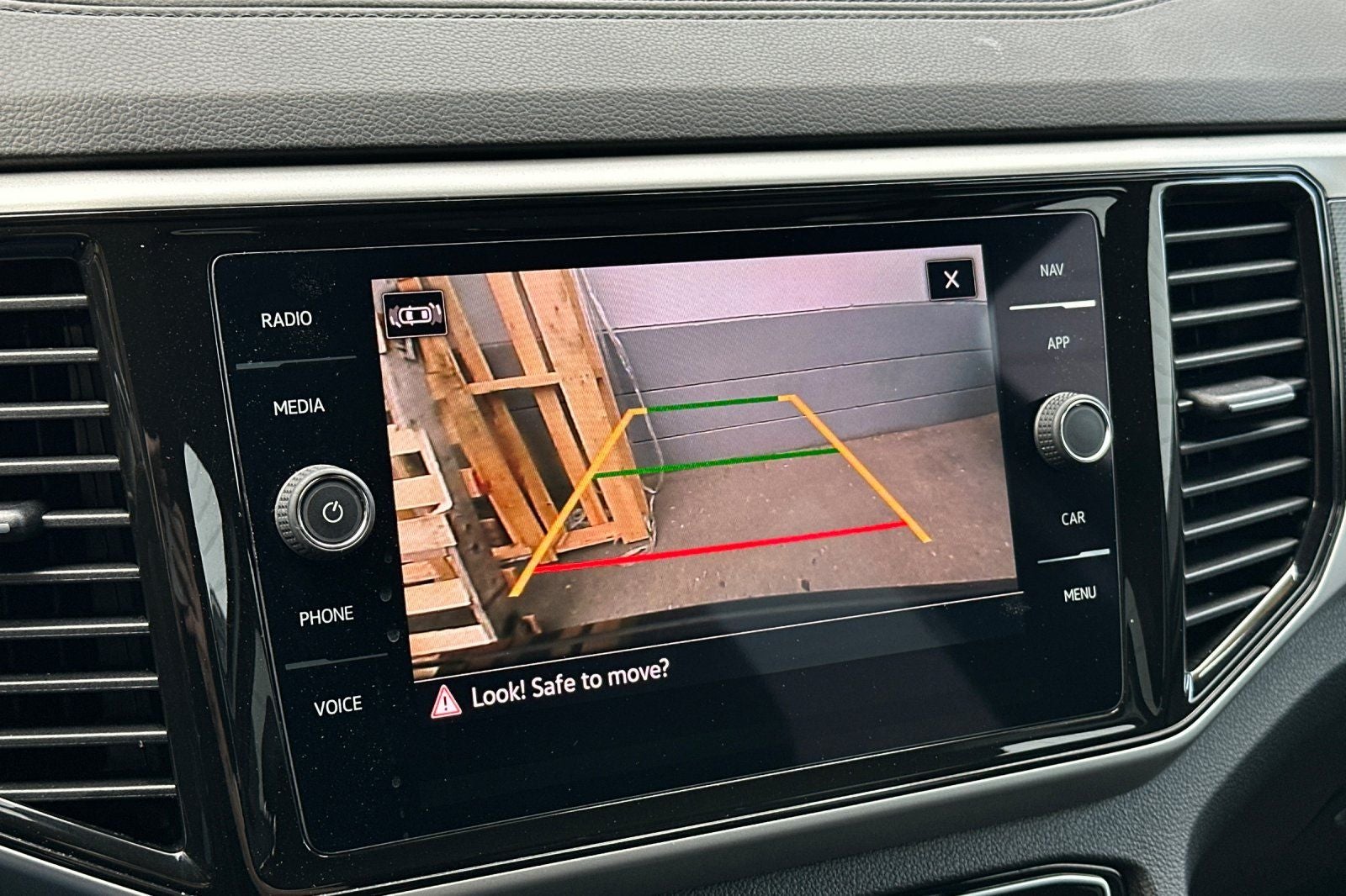 2023 Volkswagen Atlas Cross Sport 2.0T SEL R-Line