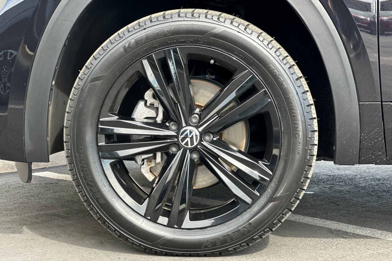 2023 Volkswagen Atlas Cross Sport 2.0T SEL R-Line