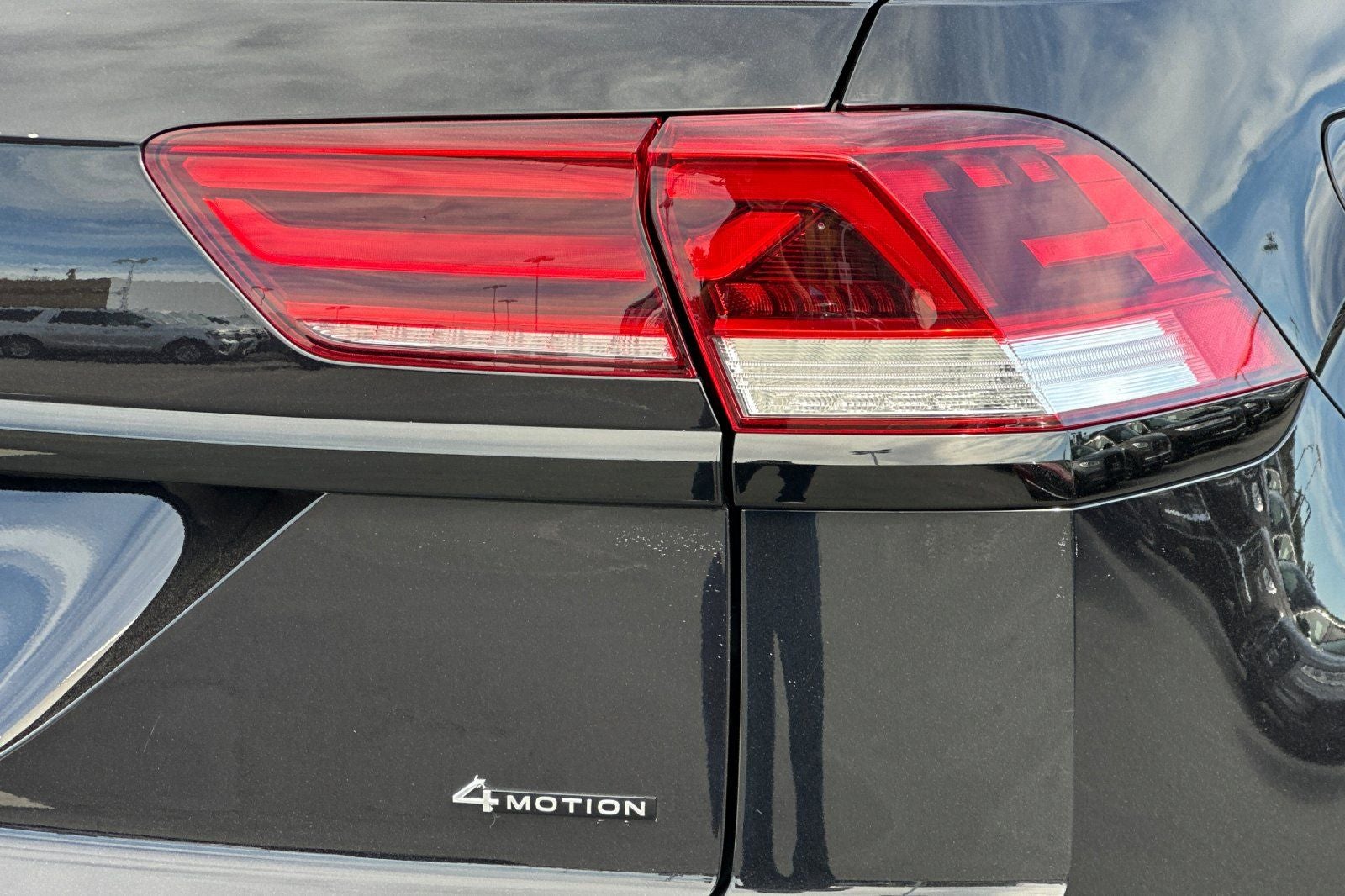 2023 Volkswagen Atlas Cross Sport 2.0T SEL R-Line