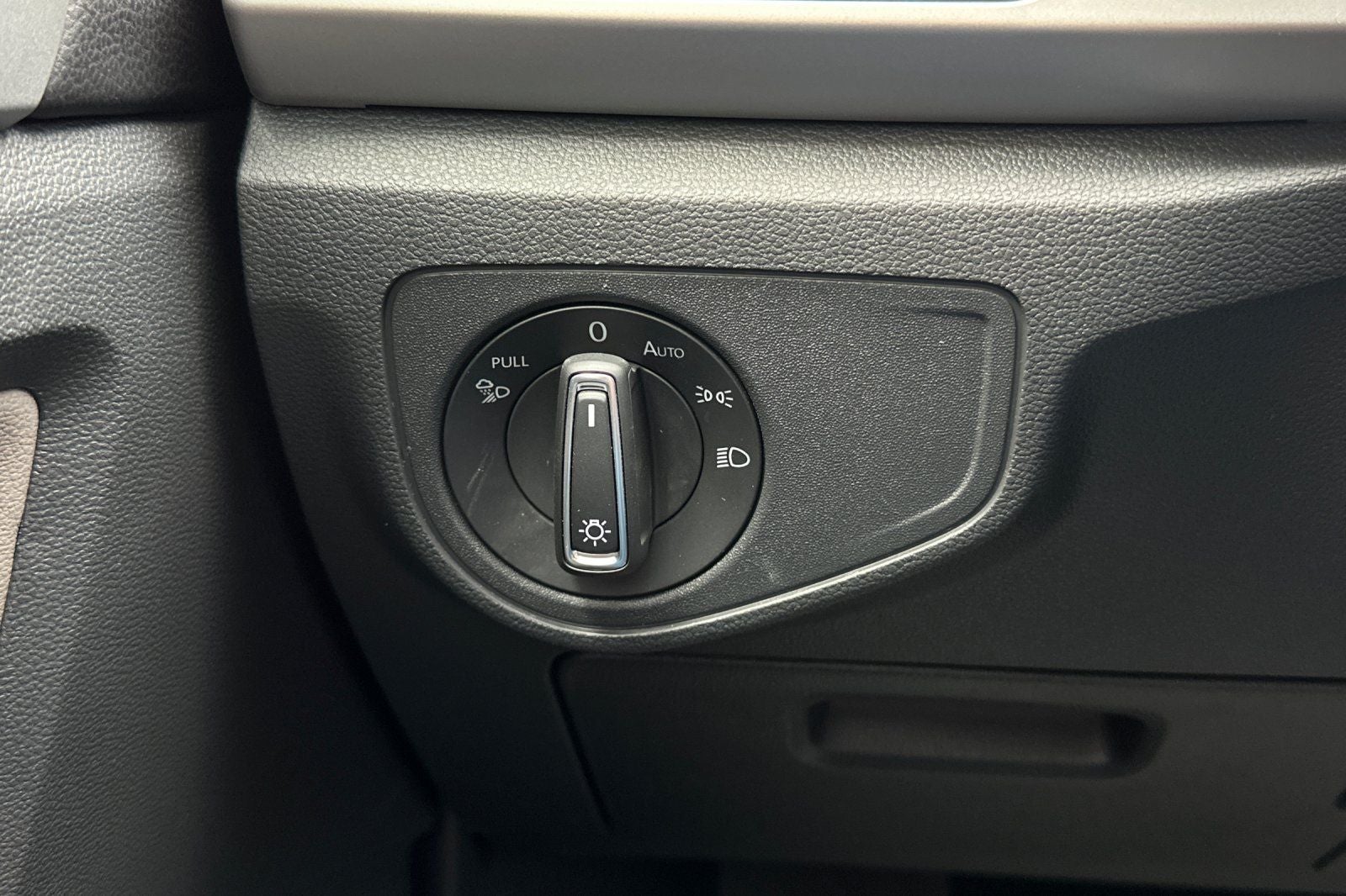 2023 Volkswagen Atlas Cross Sport 2.0T SEL R-Line