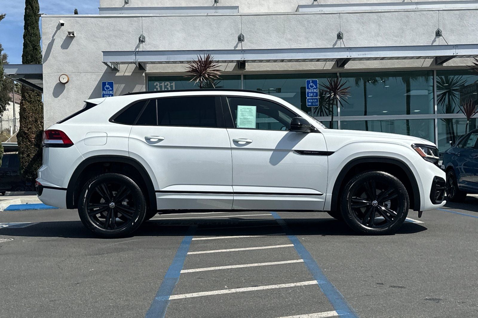 2023 Volkswagen Atlas Cross Sport 3.6L V6 SEL R-Line