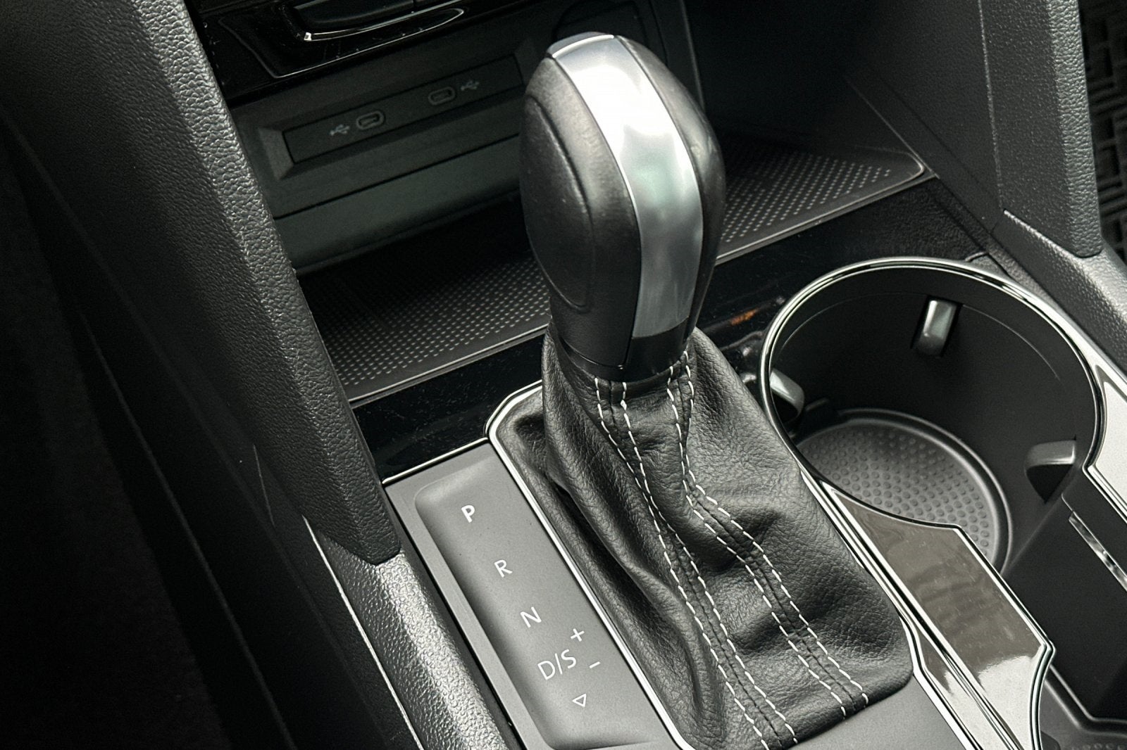 2023 Volkswagen Atlas 3.6L V6 SEL R-Line