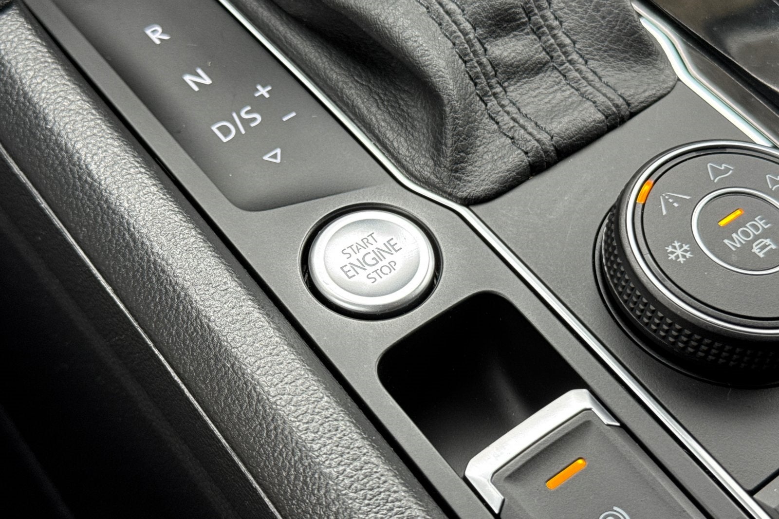 2020 Volkswagen Atlas Cross Sport 3.6L V6 SEL Premium R-Line 4Motion