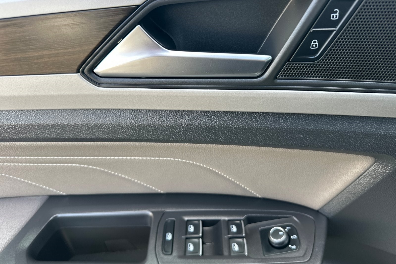 2023 Volkswagen Atlas 2.0T SE w/Technology