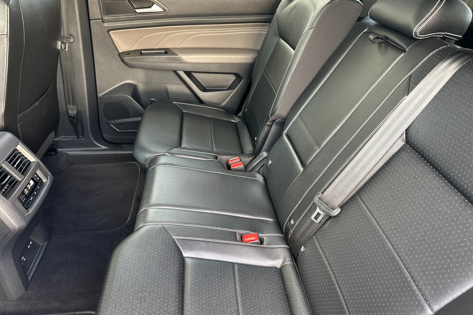 2023 Volkswagen Atlas 2.0T SE w/Technology