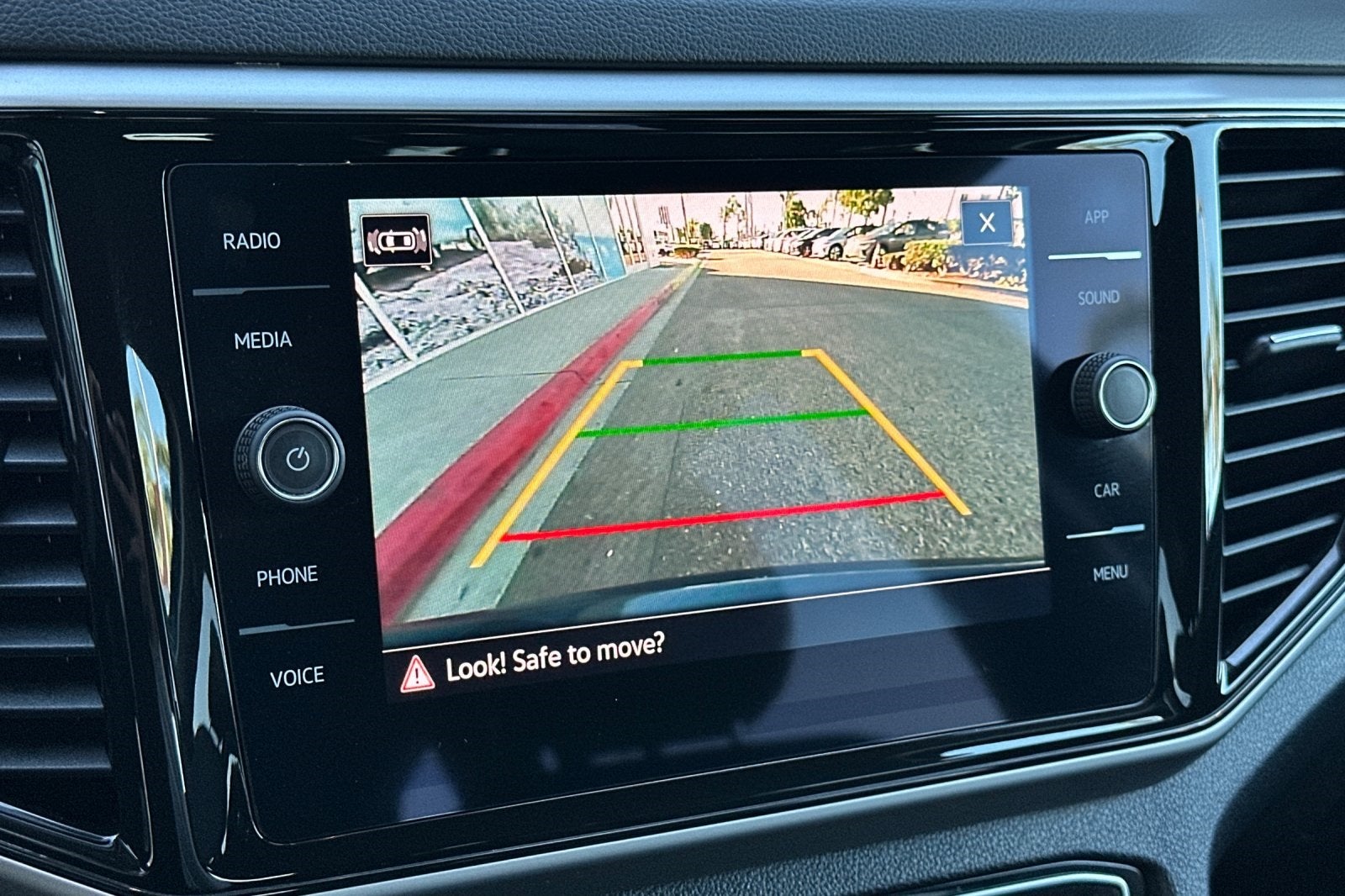 2023 Volkswagen Atlas 3.6L V6 SE w/Technology