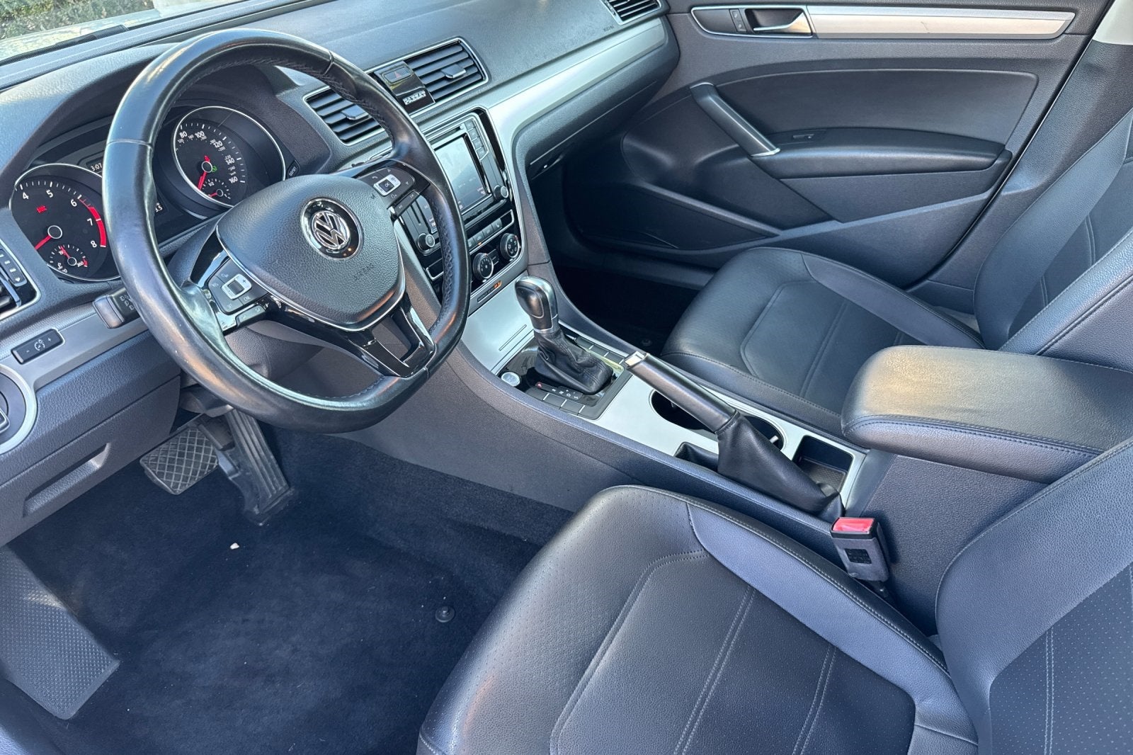 2019 Volkswagen Passat 2.0T Wolfsburg