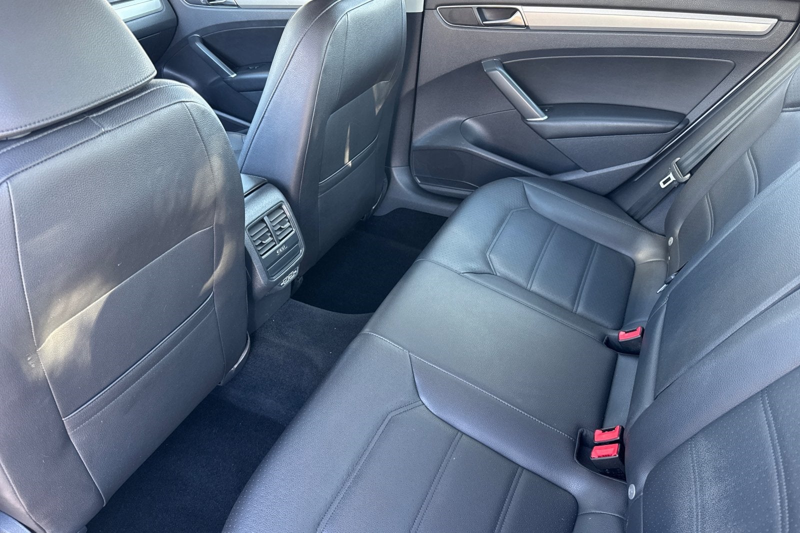 2019 Volkswagen Passat 2.0T Wolfsburg