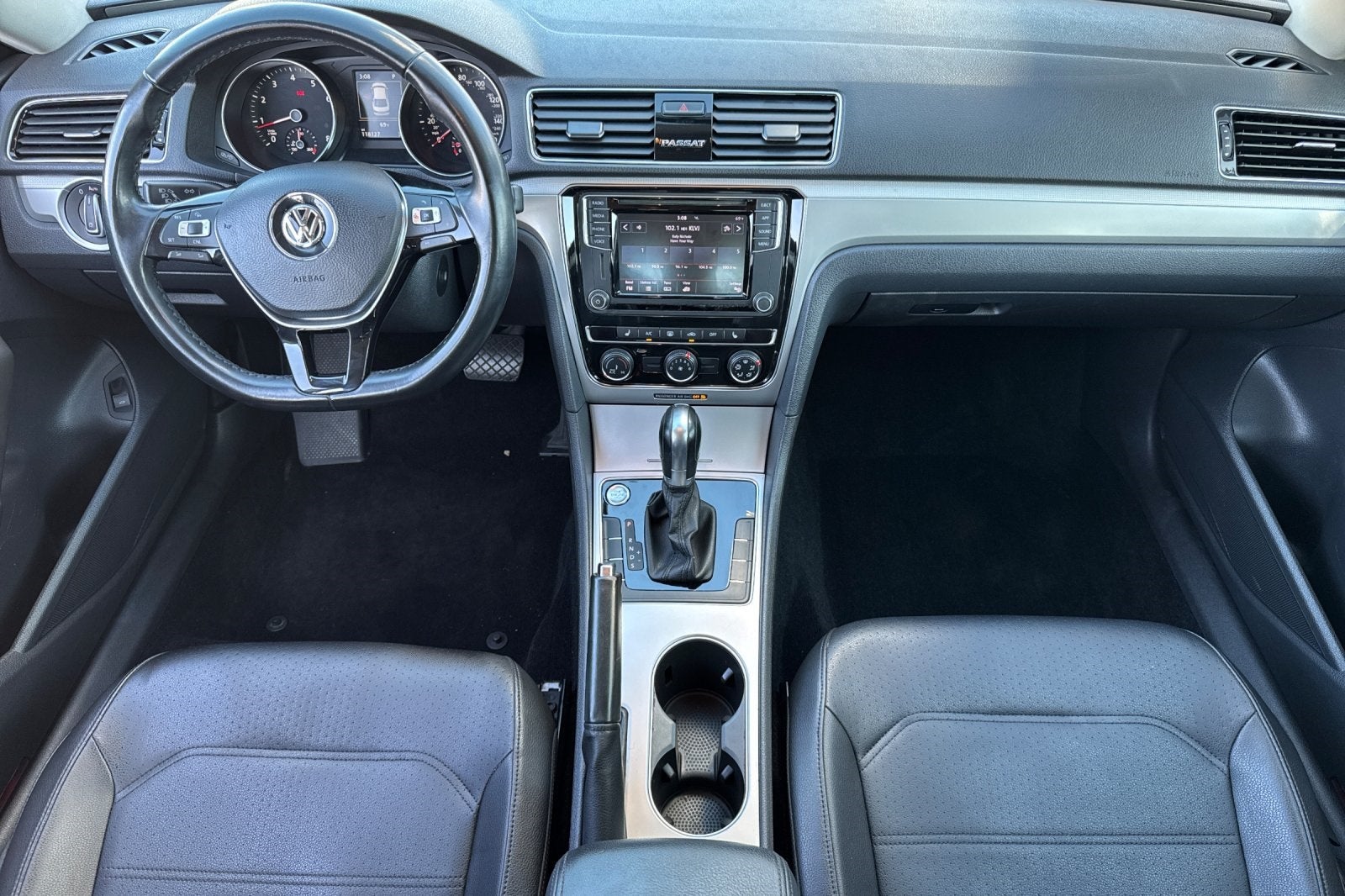 2019 Volkswagen Passat 2.0T Wolfsburg