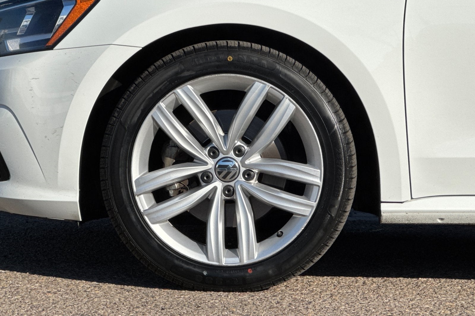 2019 Volkswagen Passat 2.0T Wolfsburg