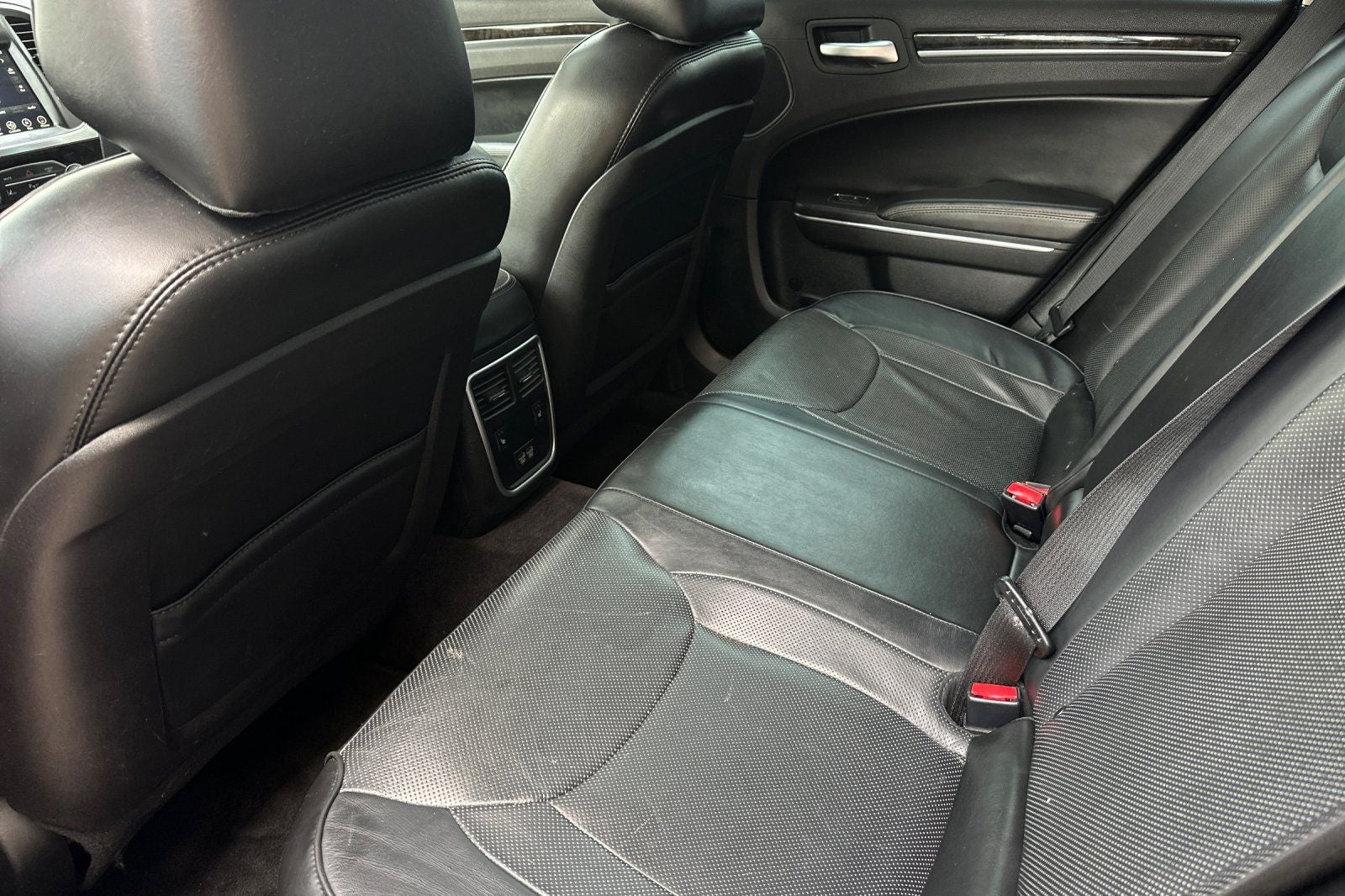 2017 Chrysler 300 C