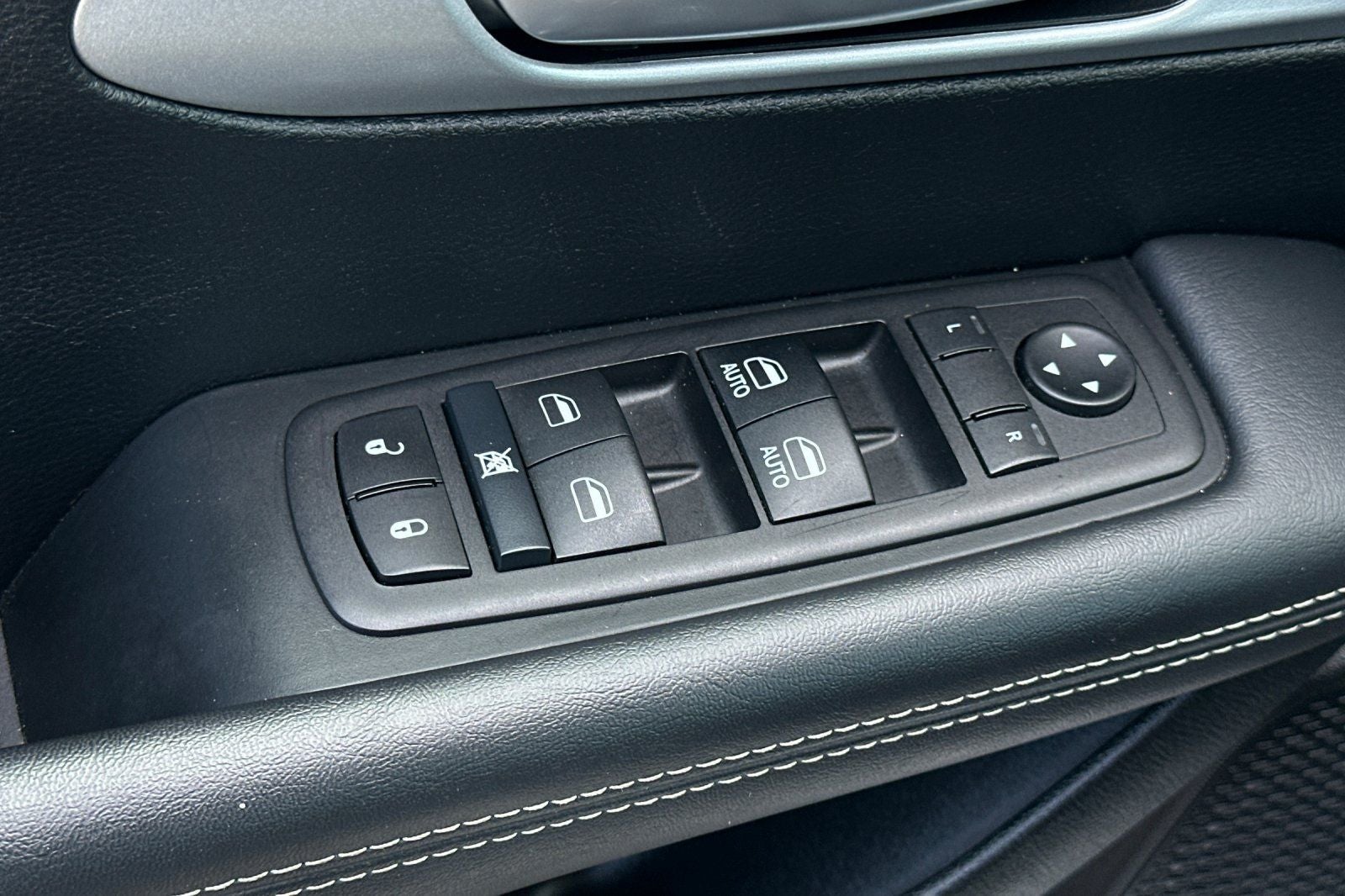 2024 Chrysler Pacifica Touring