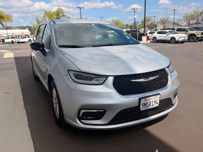2024 Chrysler Pacifica Touring