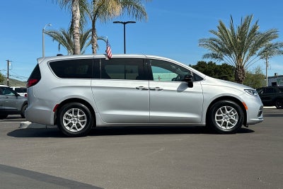 2024 Chrysler Pacifica Touring
