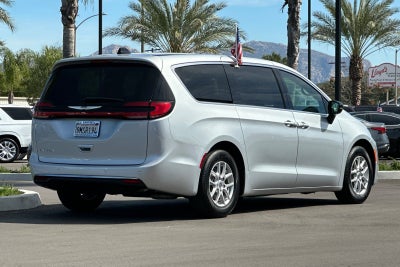 2024 Chrysler Pacifica Touring