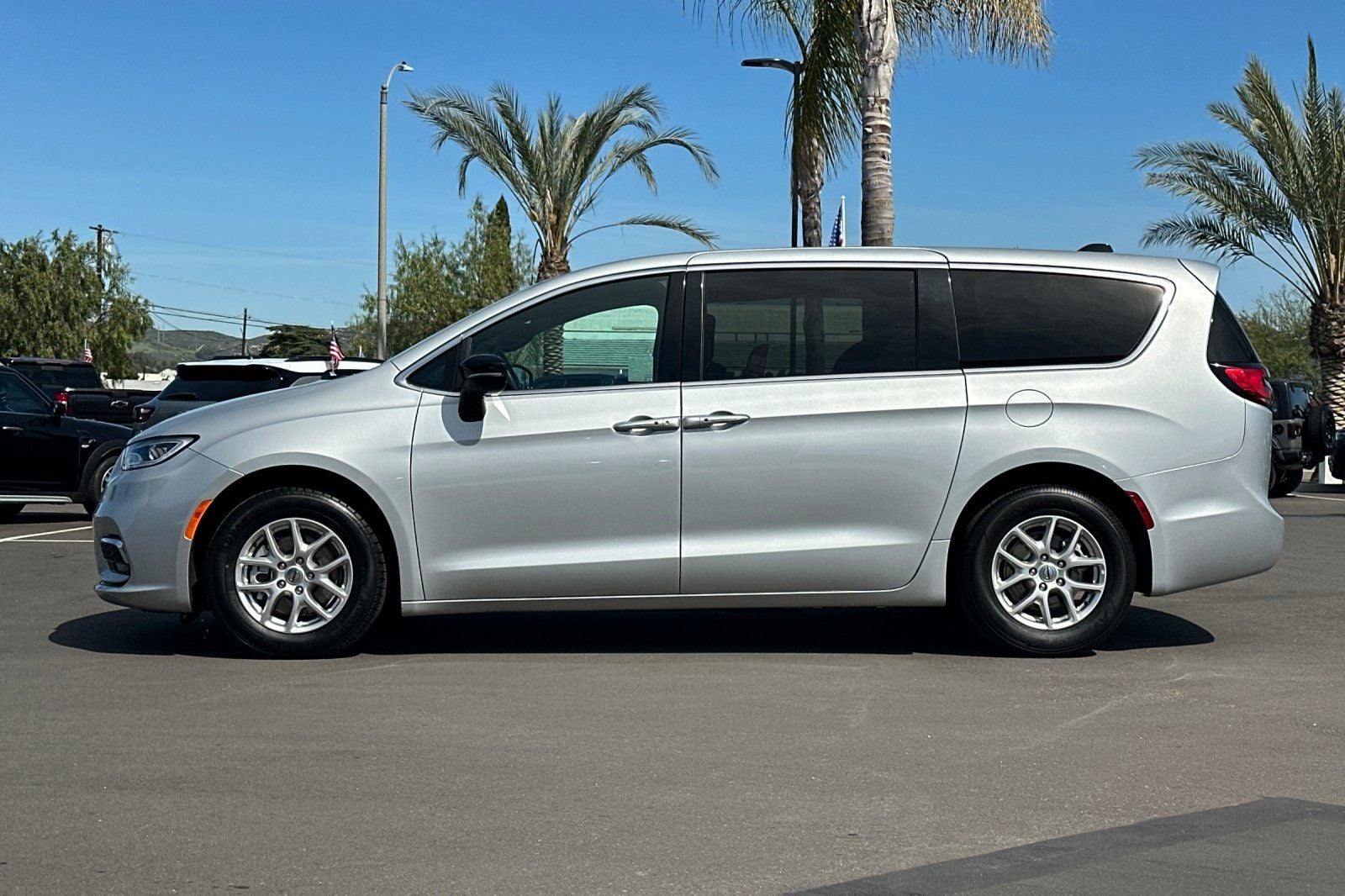 2024 Chrysler Pacifica Touring