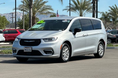 2024 Chrysler Pacifica Touring