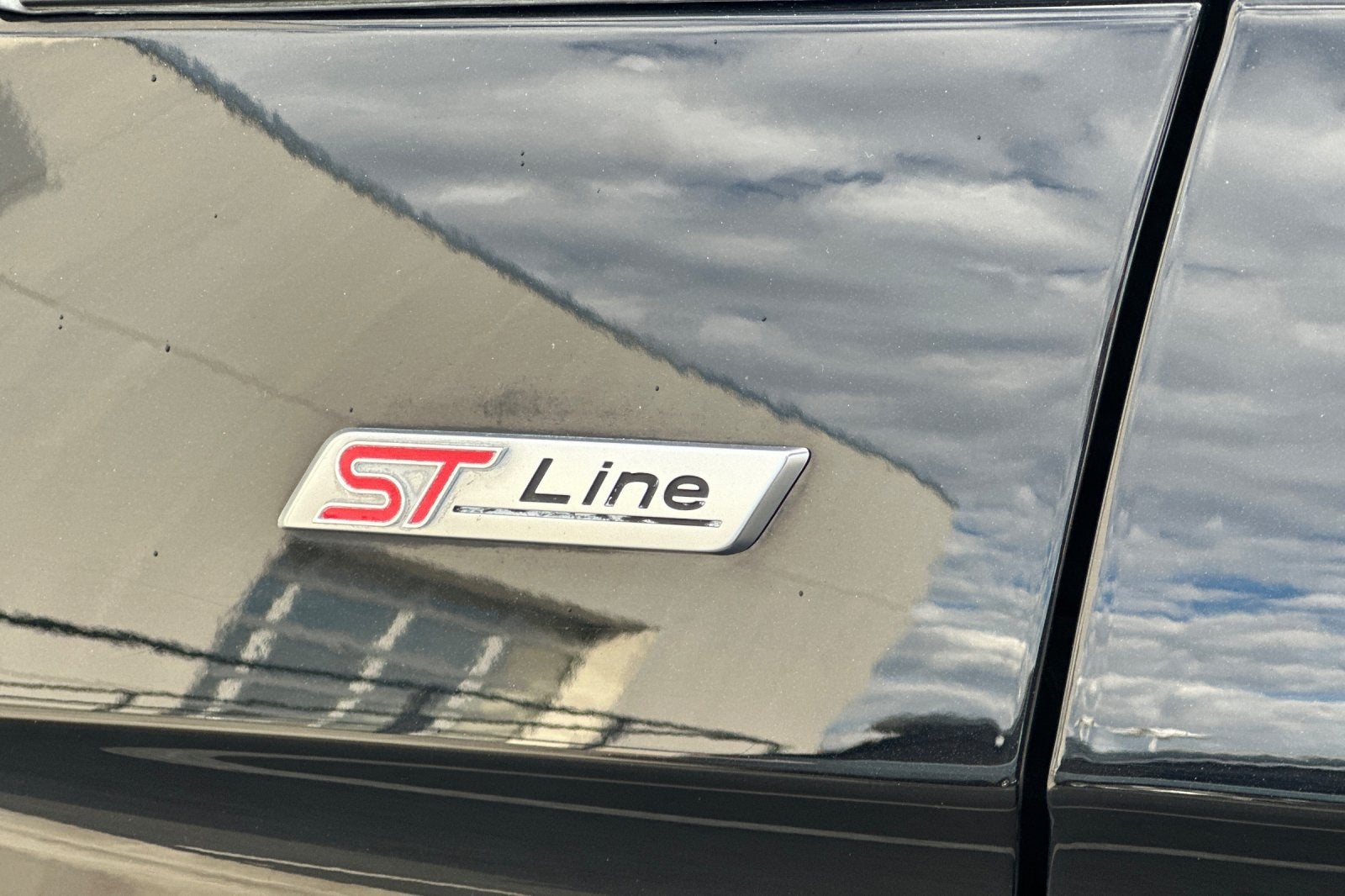 2021 Ford Edge ST Line