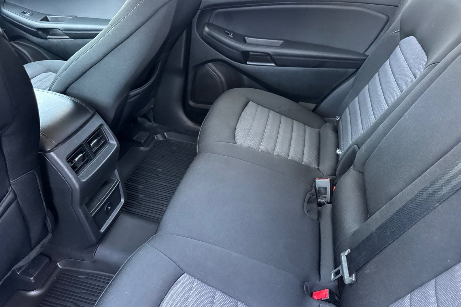 2023 Ford Edge SE