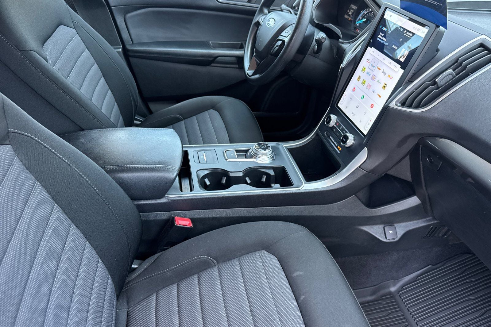 2023 Ford Edge SE