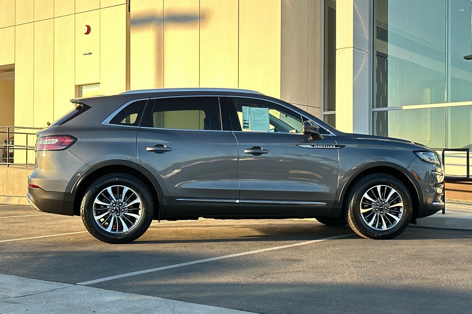 2022 Lincoln Nautilus Standard