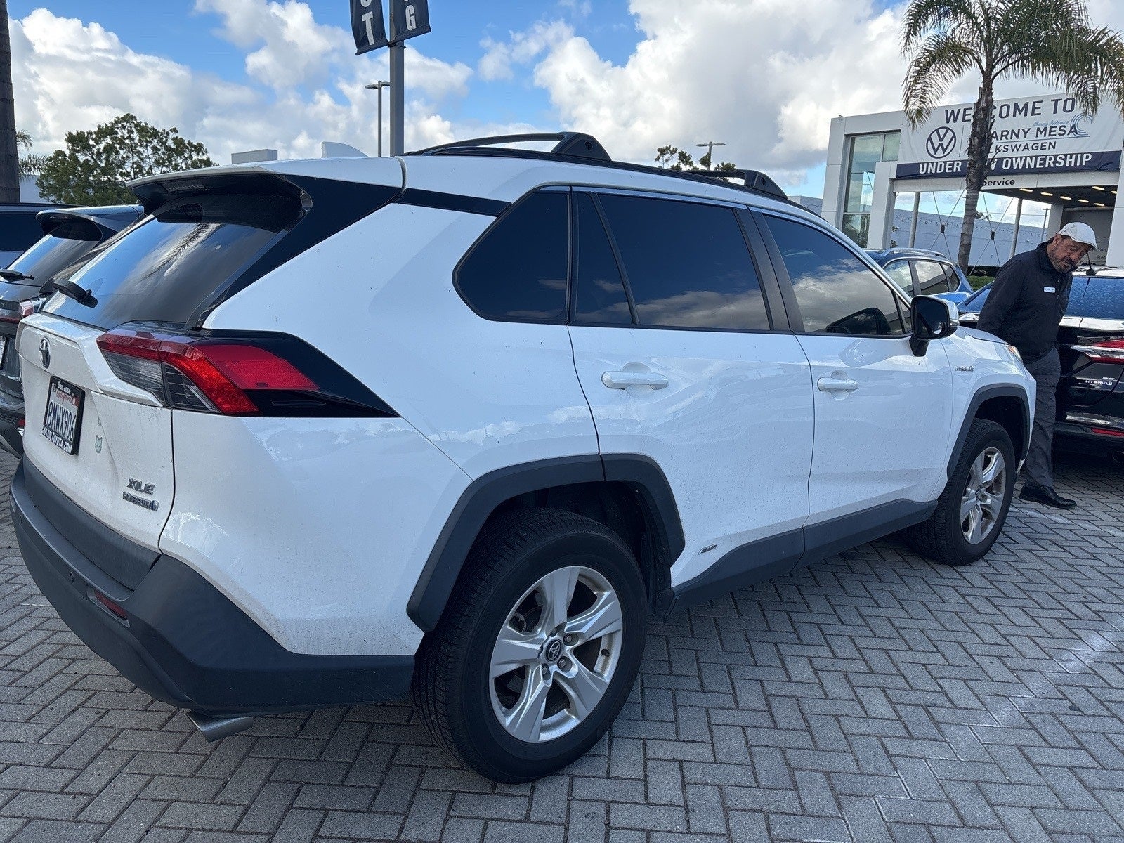 2020 Toyota RAV4 Hybrid XLE