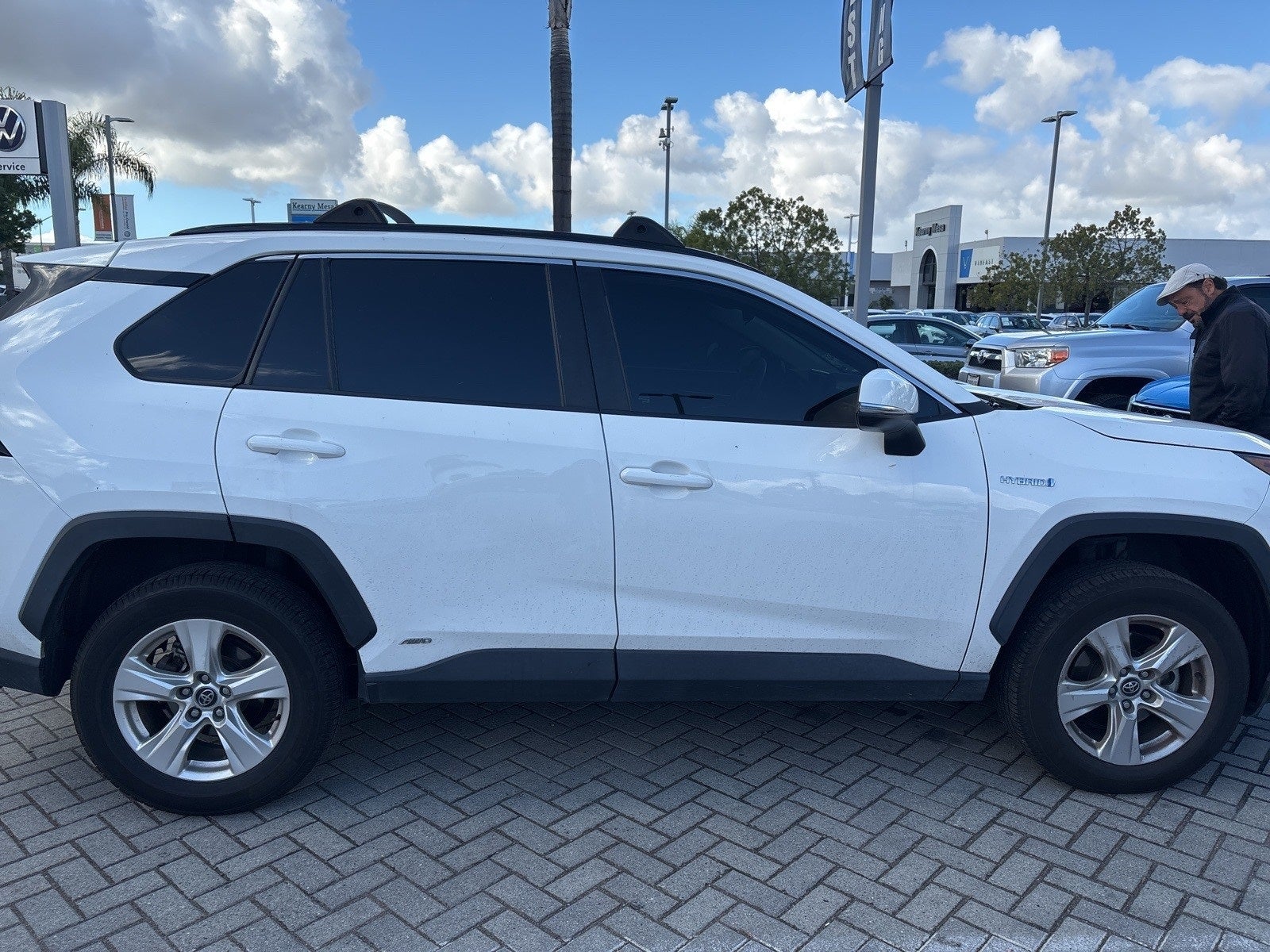 2020 Toyota RAV4 Hybrid XLE