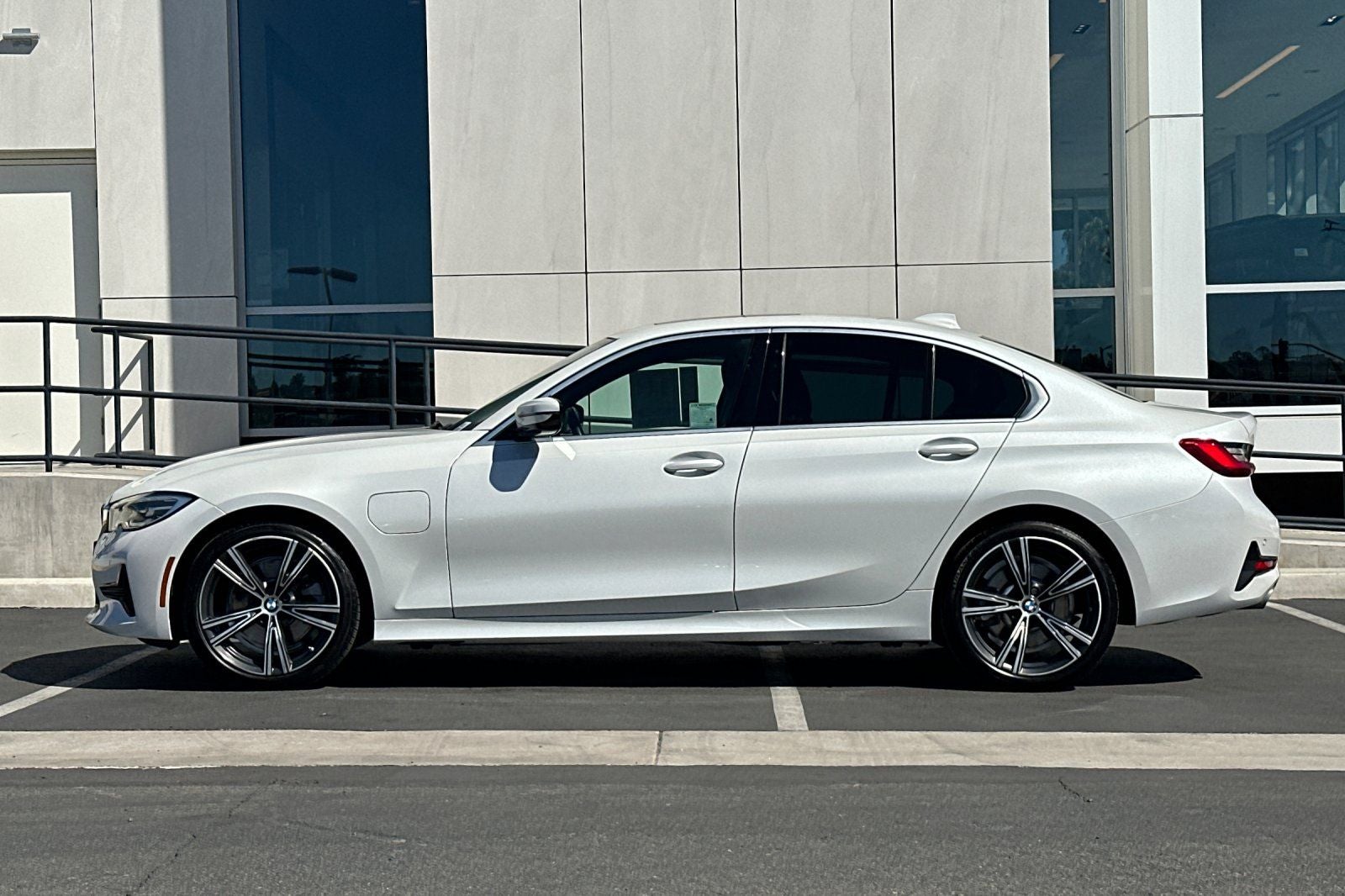 2021 BMW 3 Series 330e iPerformance