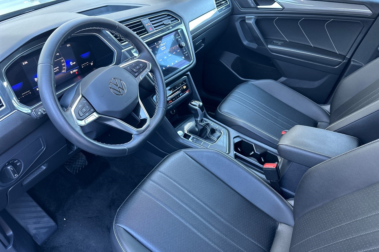 2023 Volkswagen Tiguan 2.0T SE