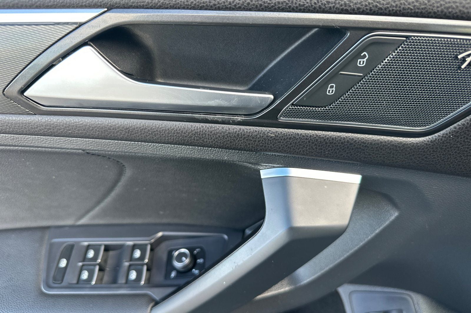 2018 Volkswagen Tiguan 2.0T SEL Premium