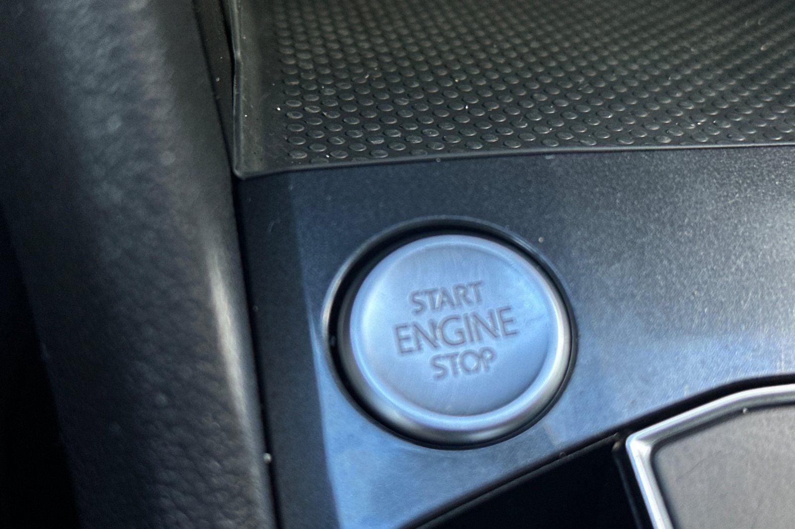 2018 Volkswagen Tiguan 2.0T SEL Premium