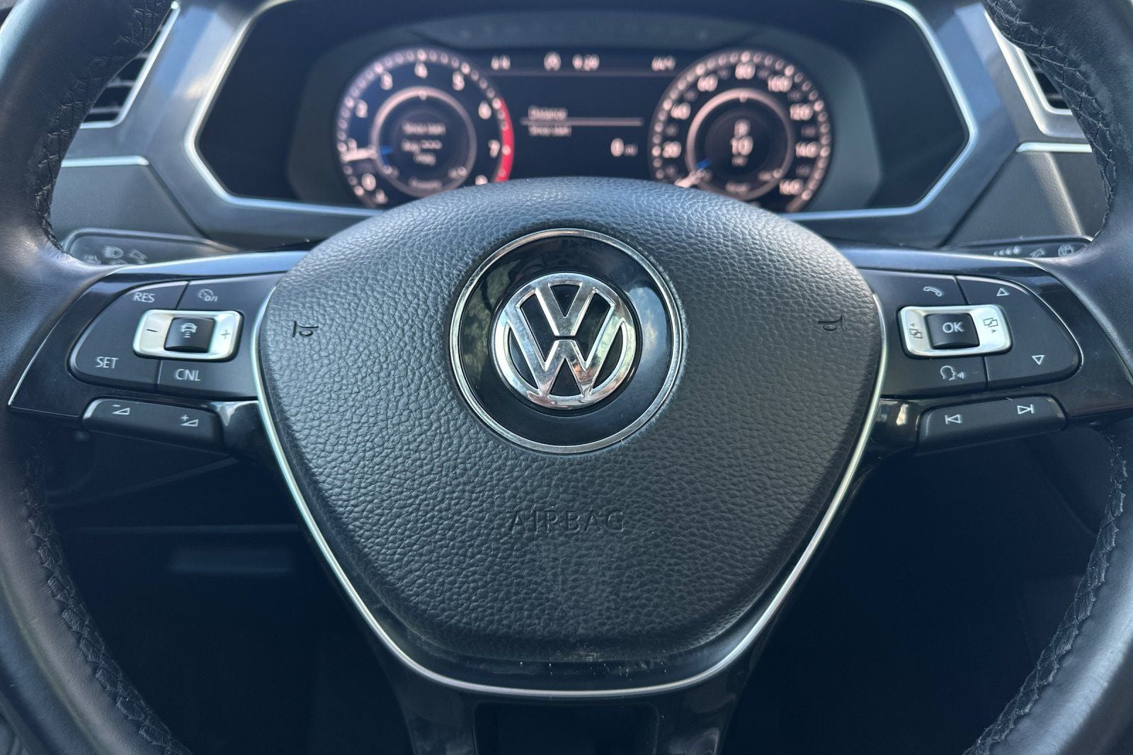 2018 Volkswagen Tiguan 2.0T SEL Premium