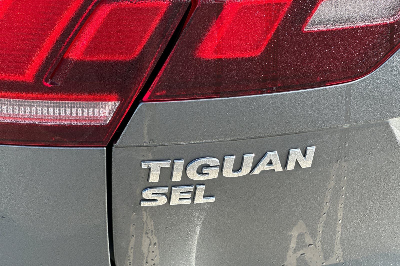 2018 Volkswagen Tiguan 2.0T SEL Premium
