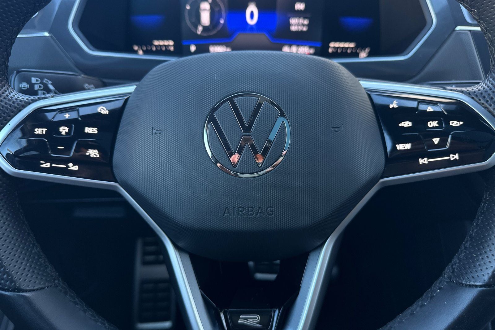 2022 Volkswagen Tiguan 2.0T SE R-Line Black