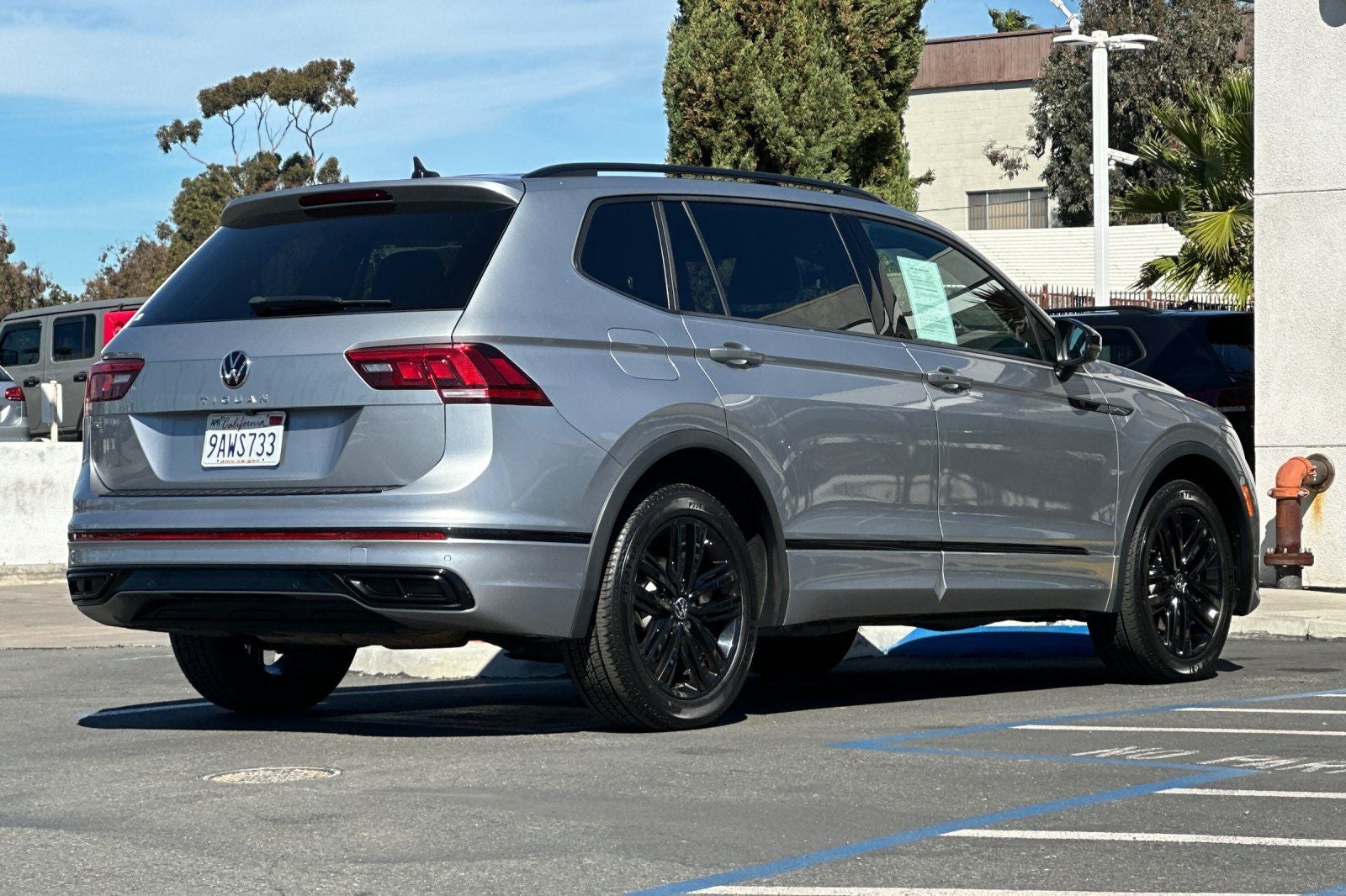2022 Volkswagen Tiguan 2.0T SE R-Line Black