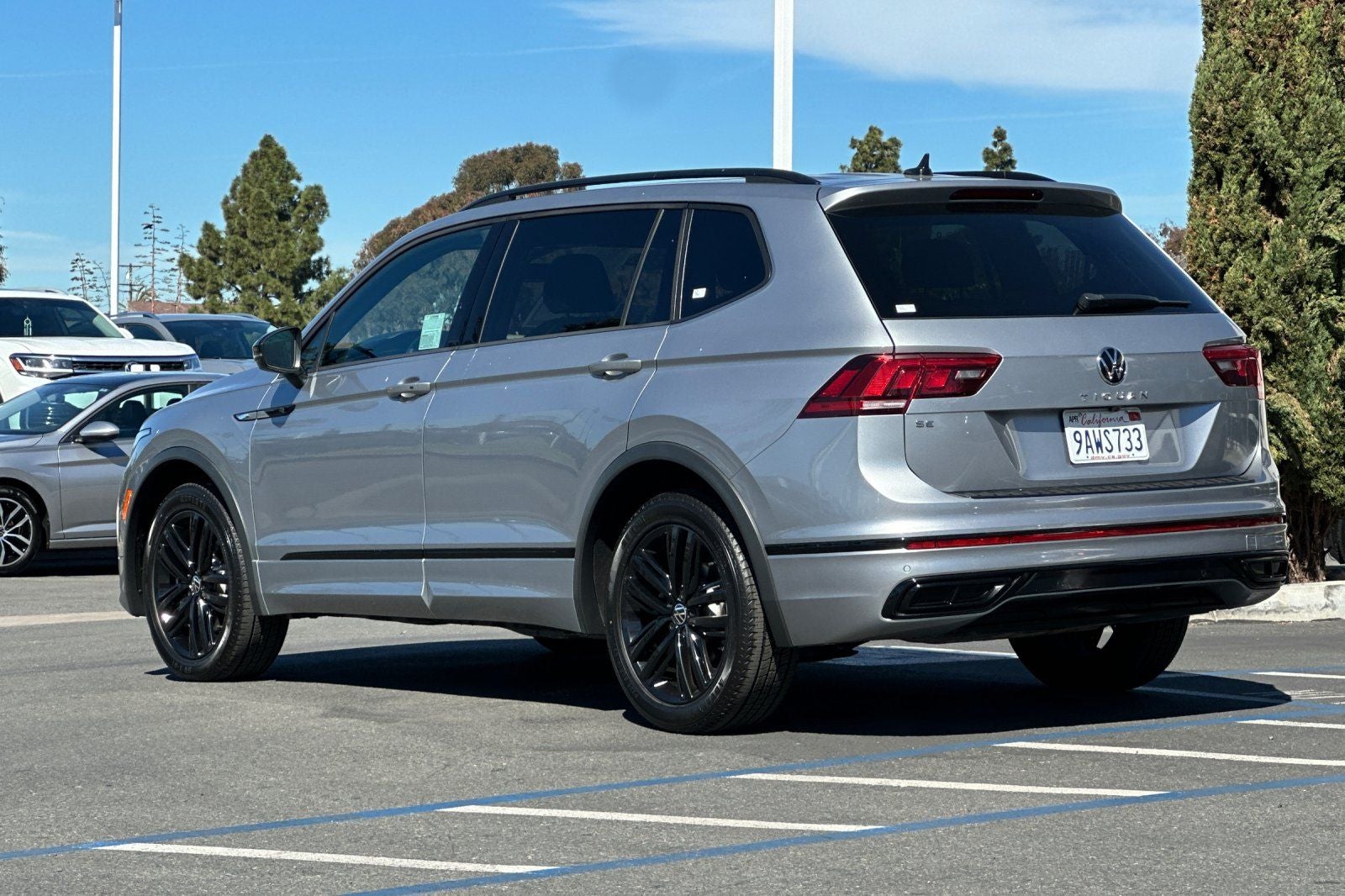 2022 Volkswagen Tiguan 2.0T SE R-Line Black