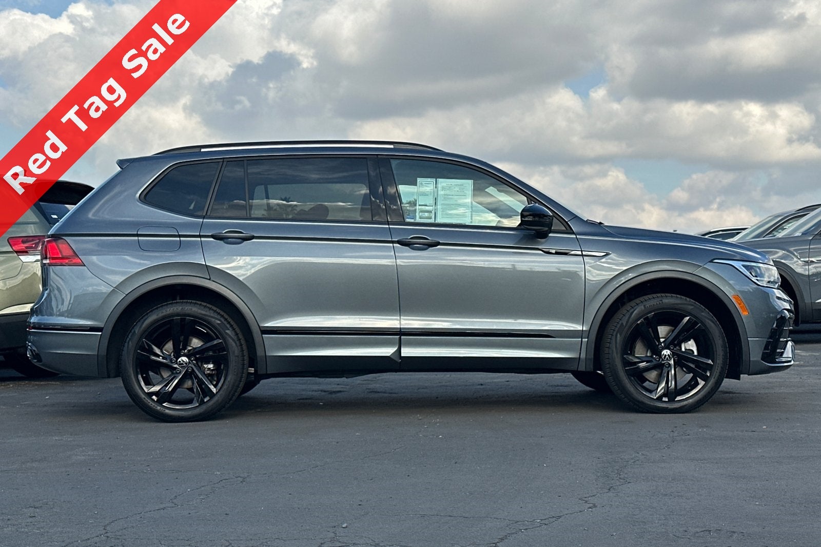 2024 Volkswagen Tiguan 2.0T SE R-Line Black
