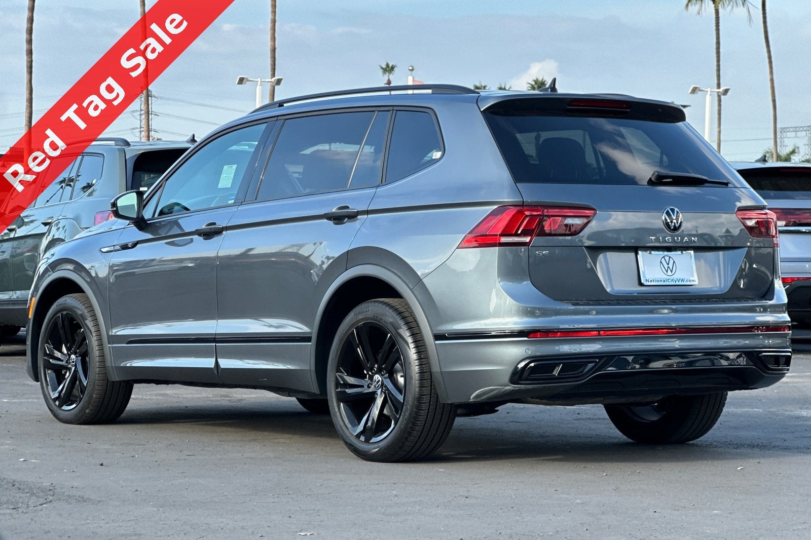 2024 Volkswagen Tiguan 2.0T SE R-Line Black