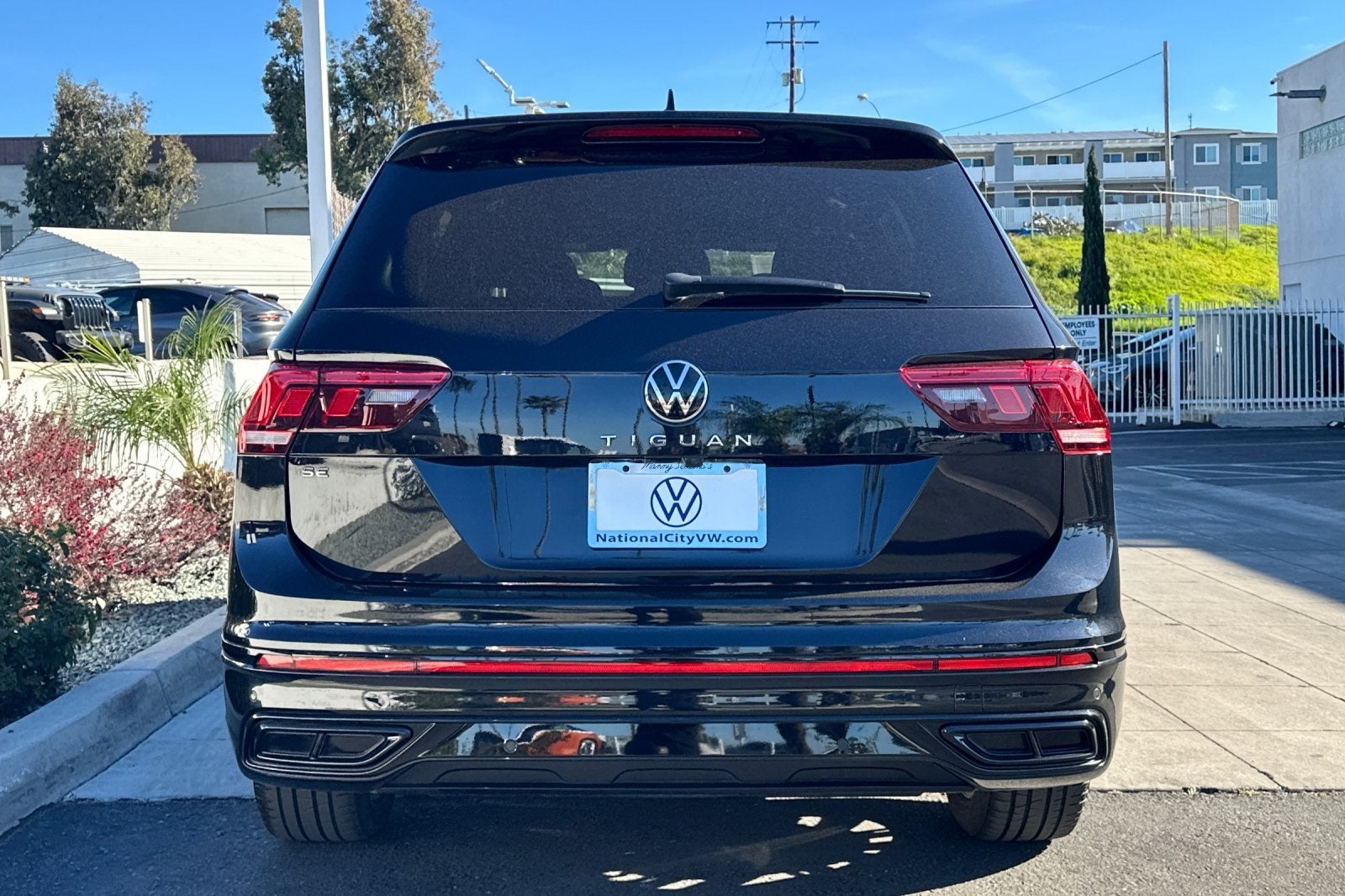 2022 Volkswagen Tiguan 2.0T SE R-Line Black