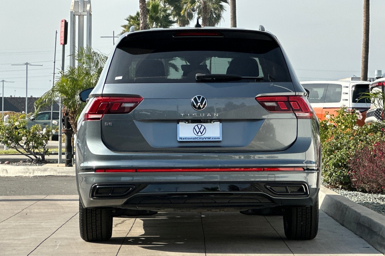 2022 Volkswagen Tiguan 2.0T SE R-Line Black