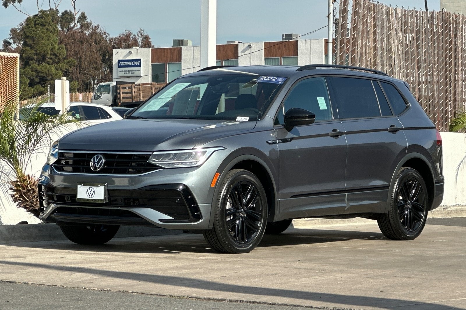 2022 Volkswagen Tiguan 2.0T SE R-Line Black