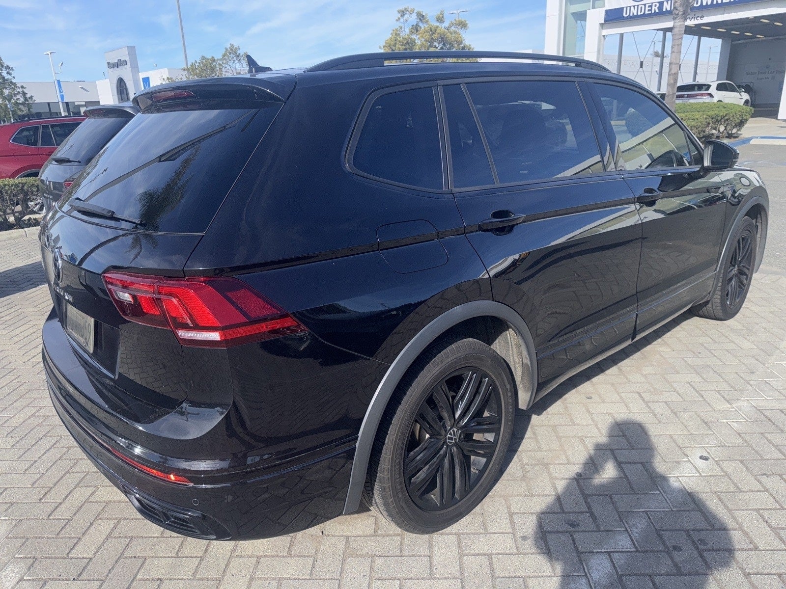 2022 Volkswagen Tiguan 2.0T SE R-Line Black