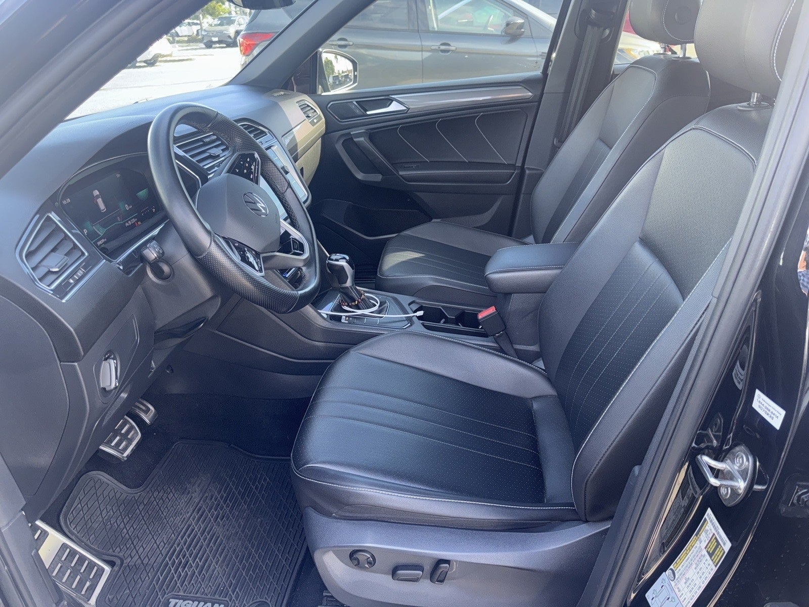 2022 Volkswagen Tiguan 2.0T SE R-Line Black