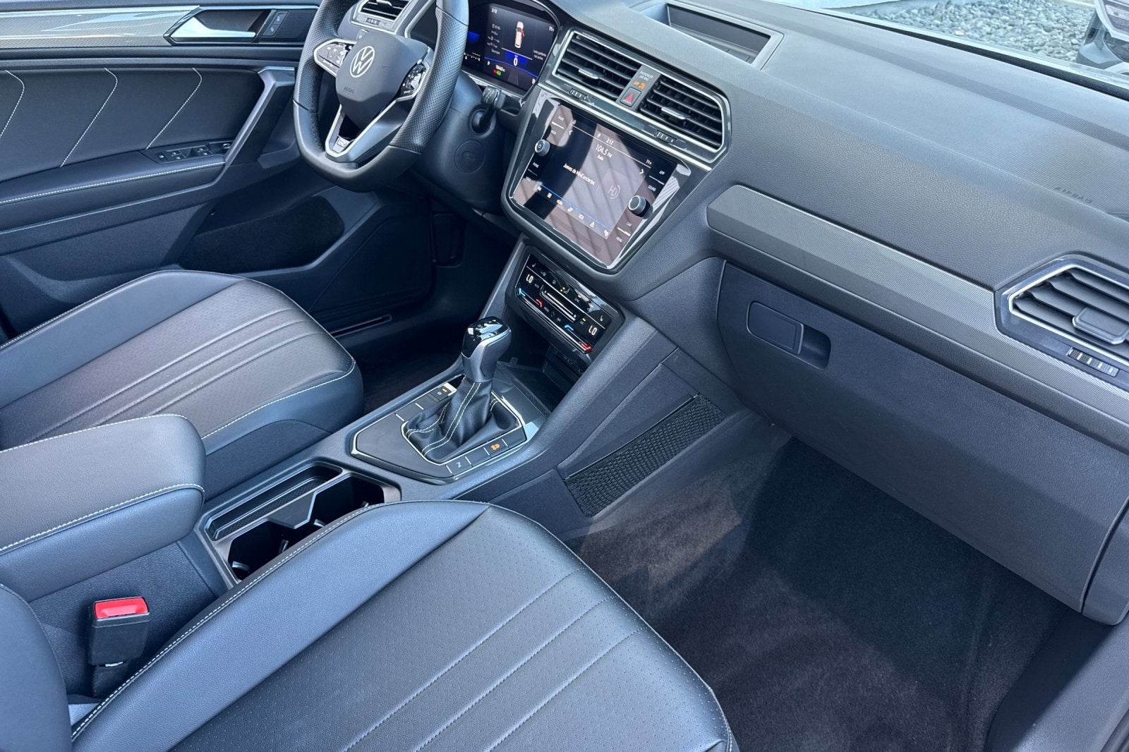 2023 Volkswagen Tiguan 2.0T SE R-Line Black