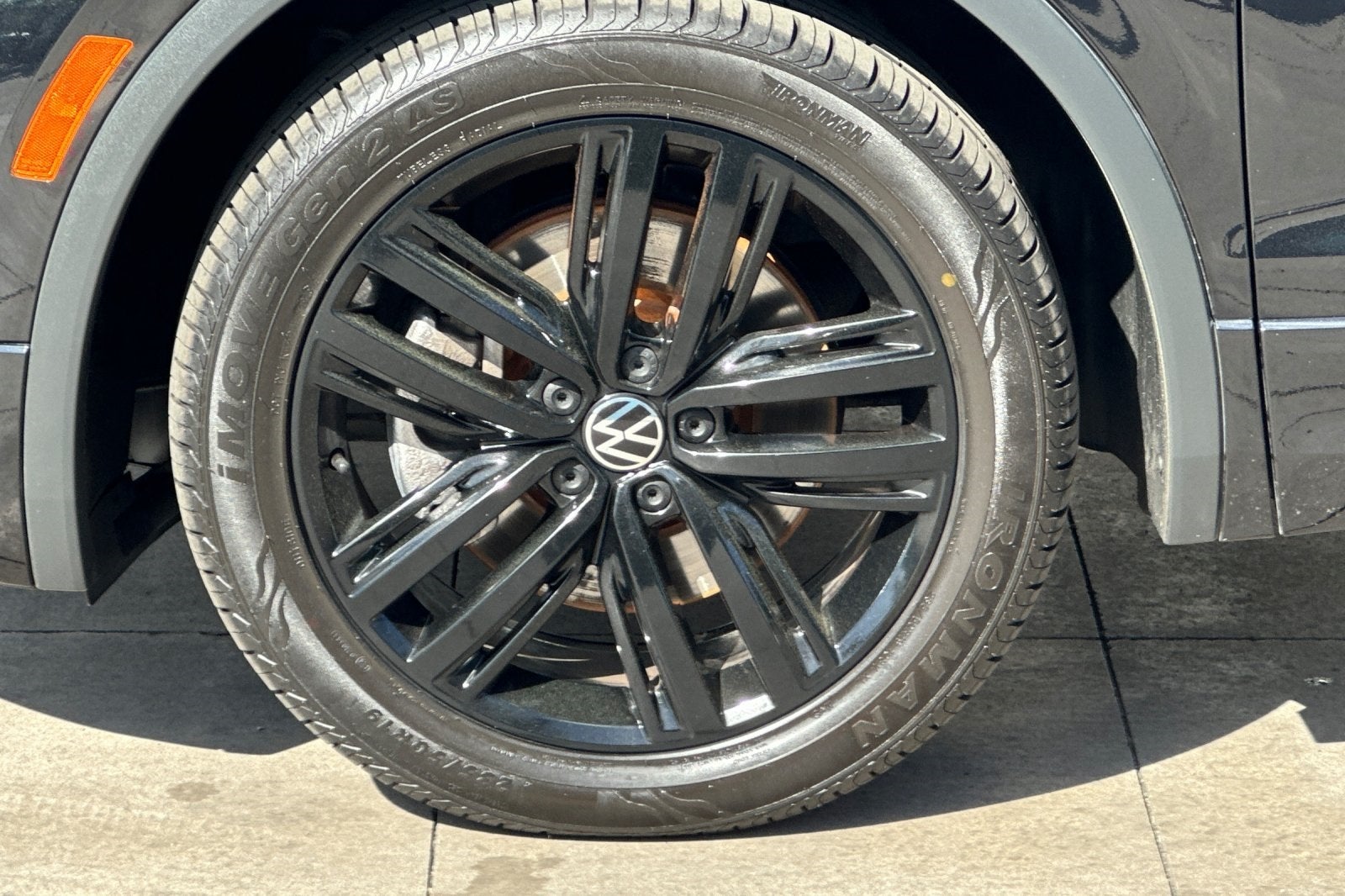 2022 Volkswagen Tiguan 2.0T SE R-Line Black