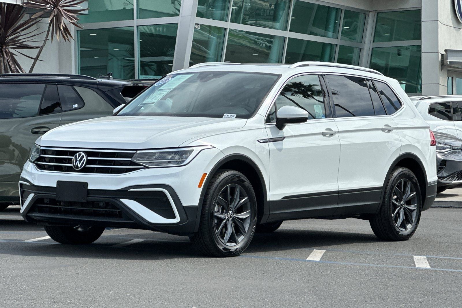 2023 Volkswagen Tiguan 2.0T SE