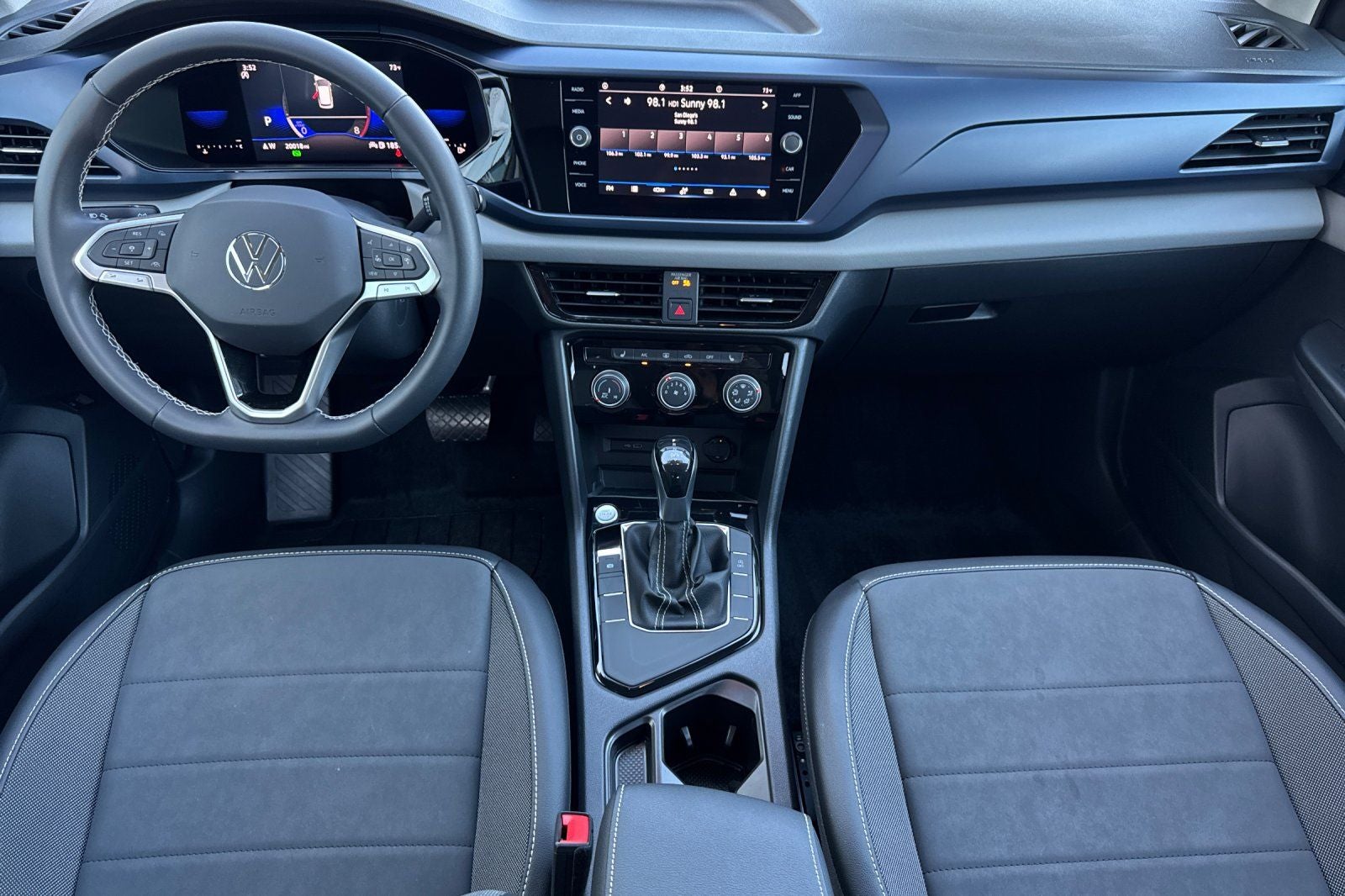 2023 Volkswagen Taos 1.5T SE