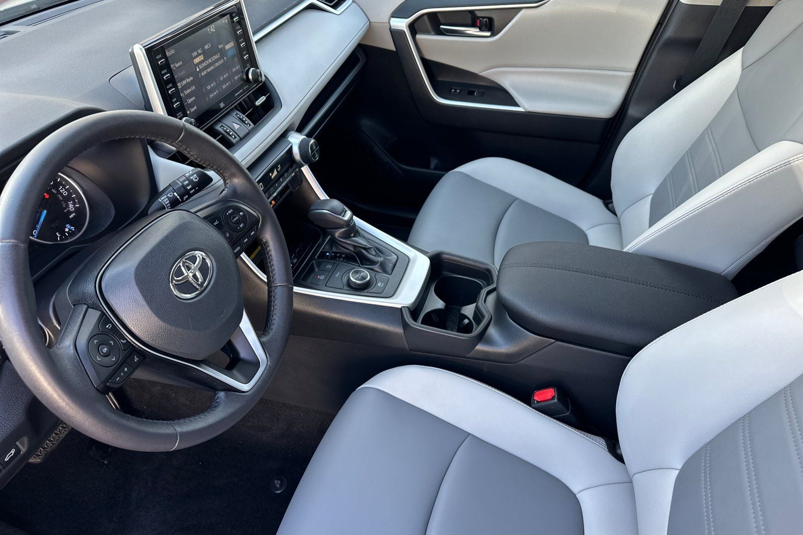 2021 Toyota RAV4 Hybrid XLE Premium